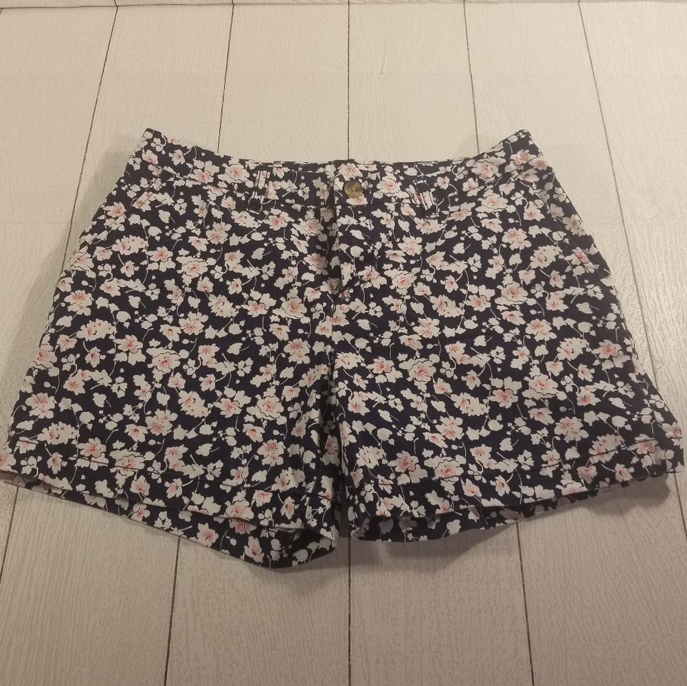 Flowered Shorts Faded Glory Sized 10 Womens